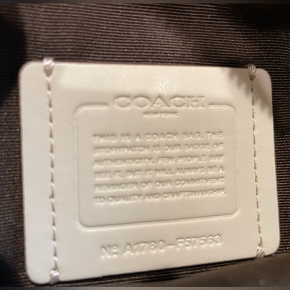 Authentic Coach White Leather Crossbody Bag with Handles - Picture 8 of 8